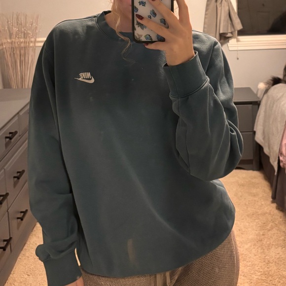 Blue Nike crewneck - Picture 2 of 4